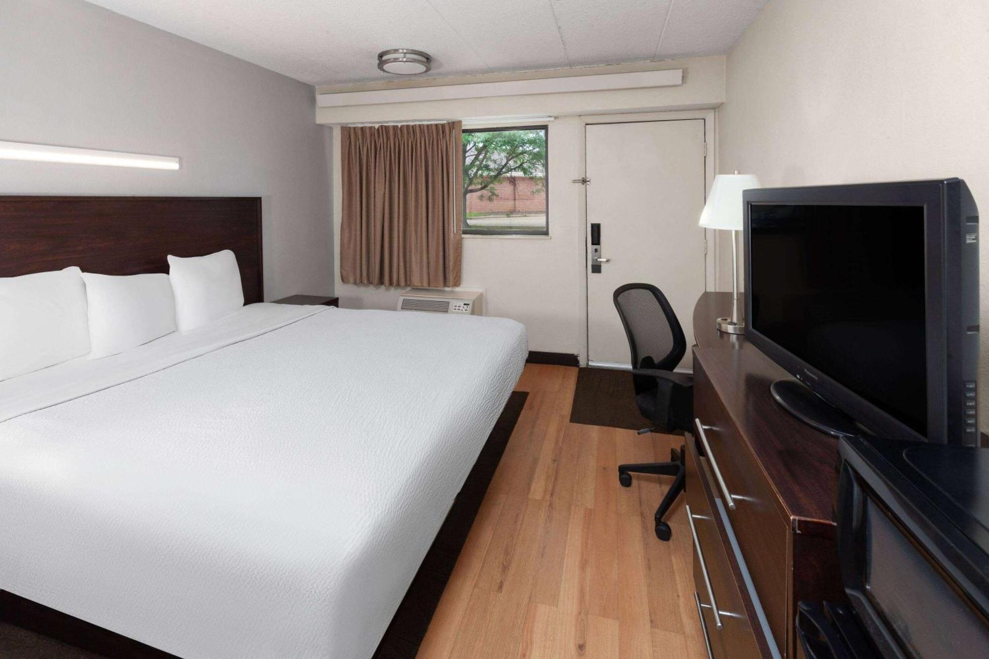 Travelodge By Wyndham Motel Peoria